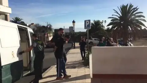 El presunto asesino de la última víctima de violencia de género presta declaración ante el juez El presunto asesino de la última víctima de violencia de género presta declaración ante el juez