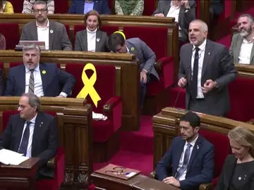 Acusaciones de corrupción y machismo en el Parlamento catalán Acusaciones de corrupción y machismo en el Parlamento catalán