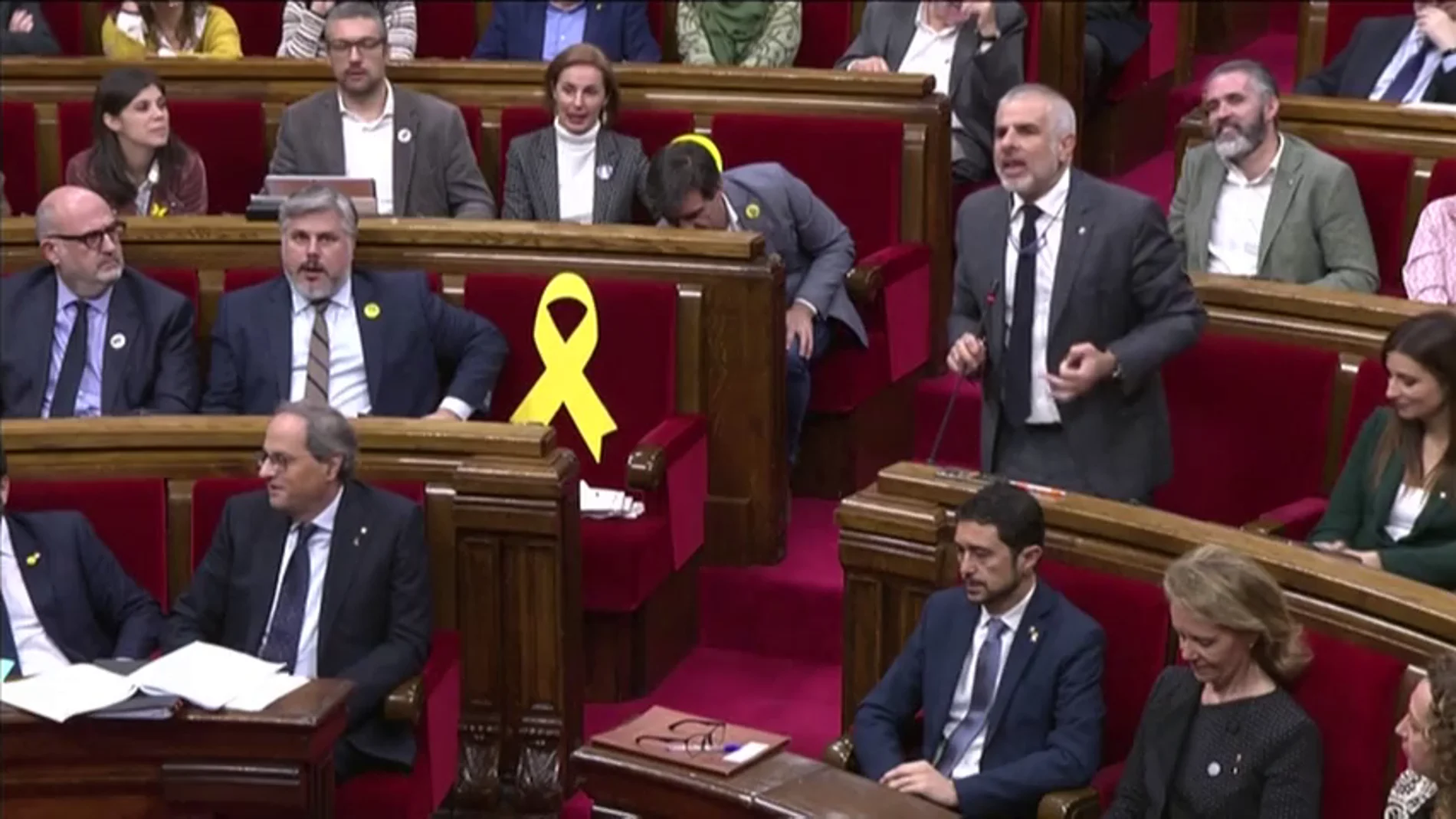 Acusaciones de corrupción y machismo en el Parlamento catalán Acusaciones de corrupción y machismo en el Parlamento catalán