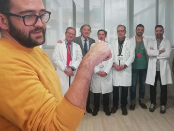 Una operación pionera implanta una prótesis de muñeca personalizada en 3D