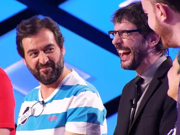El divertido pique entre Juanra Bonet y Manolo, de ‘Los dispersos’, en ‘¡Boom!’: “No te enfades tan gracioso” El divertido pique entre Juanra Bonet y Manolo, de ‘Los dispersos’, en ‘¡Boom!’: “No te enfades tan gracioso”