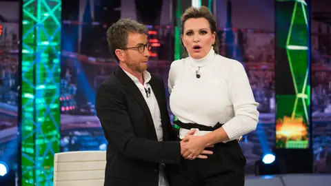 El improvisado momento en el que Ainhoa Arteta demuestra cómo proyecta su voz... ¡sin micrófono! El improvisado momento en el que Ainhoa Arteta demuestra cómo proyecta su voz... ¡sin micrófono!