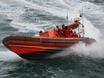 Una embarcación de Salvamento Marítimo Una embarcación de Salvamento Marítimo