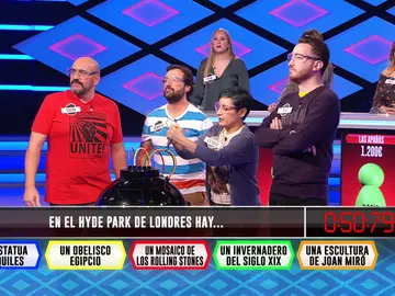 ‘Los dispersos’, desconcertados con una escultura de Hyde Park en ‘¡Boom!’ ‘Los dispersos’, desconcertados con una escultura de Hyde Park en ‘¡Boom!’