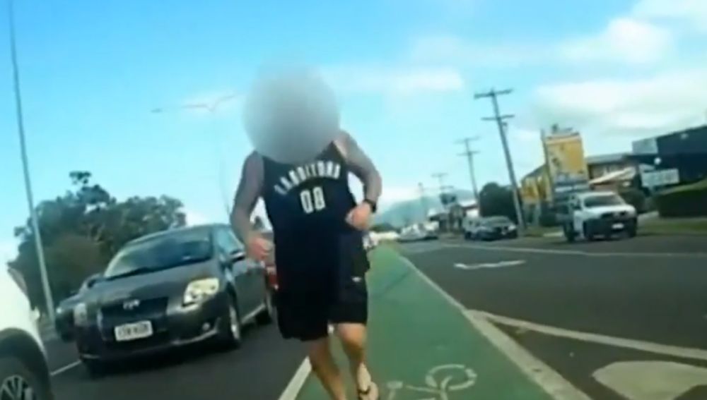 Salvaje agresión a un ciclista en Australia