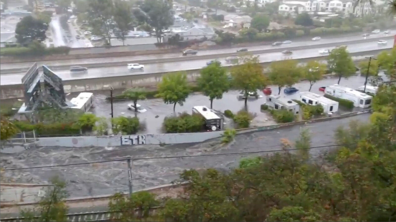 Alerta en California por fuertes lluvias y tormentas eléctricas