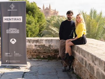 Javier Rey y Ángela Cremonte en 'Mentiras'