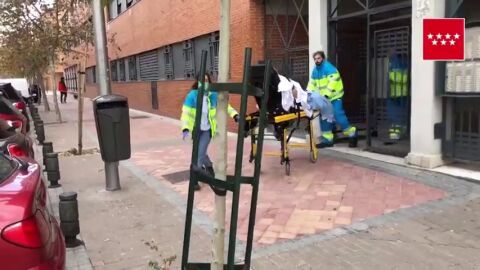 Apu&ntilde;alan a una joven de 24 a&ntilde;os en su casa de Madrid