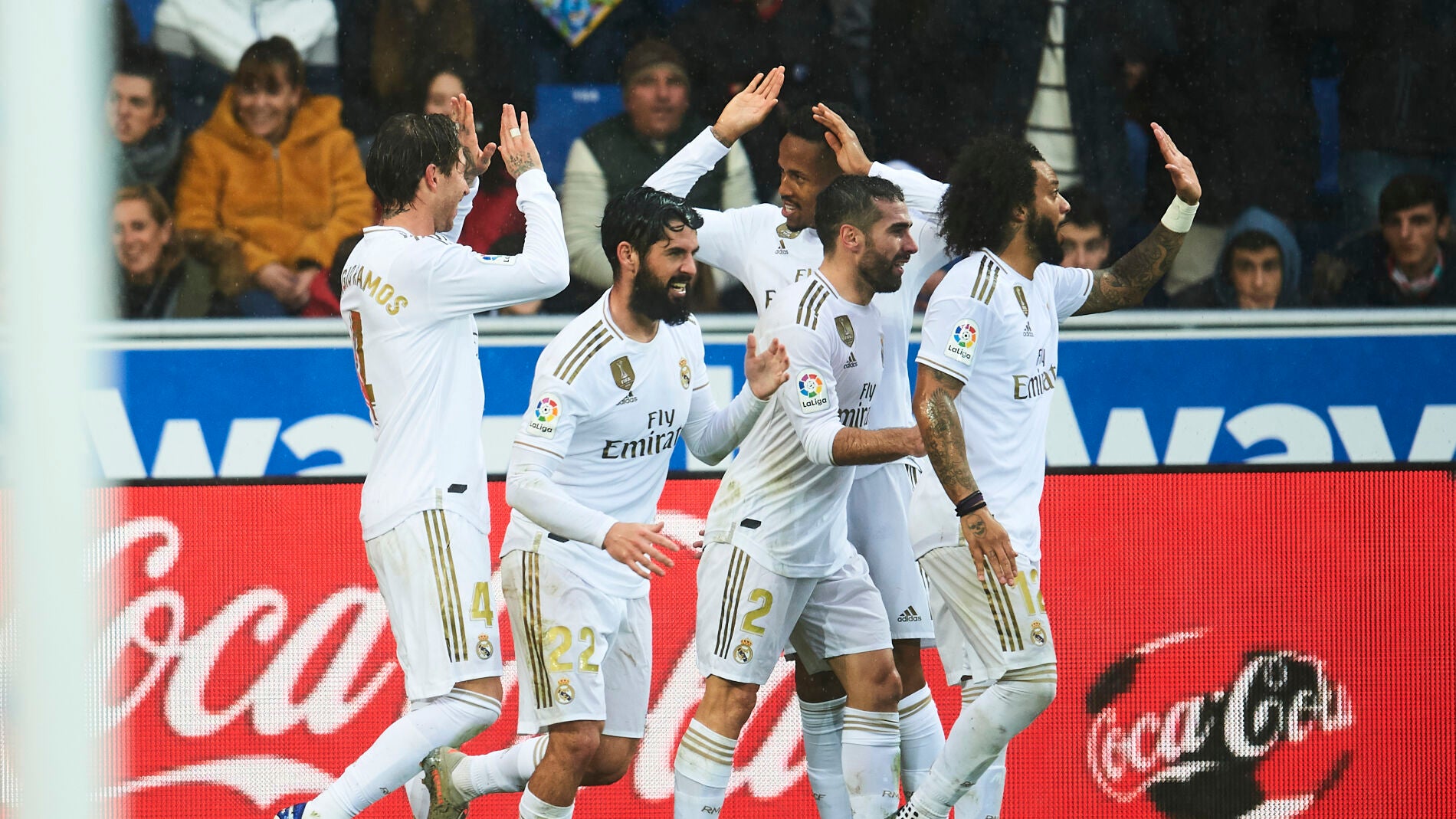 Los jugadores del Real Madrid celebran un gol