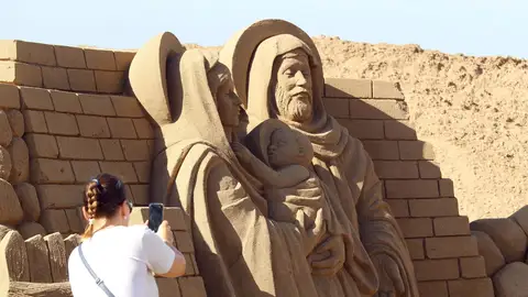 Belén de arena en la playa de Las Canteras Belén de arena en la playa de Las Canteras