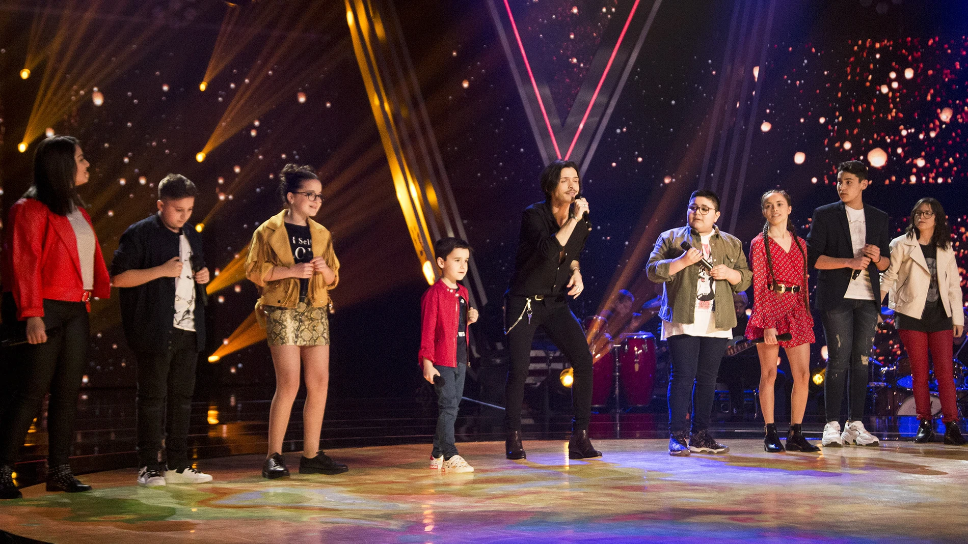 Fredi Leis y los semifinalistas de Melendi y Rosario Flores enternecen 'La Voz Kids' con 'Quiero darte'