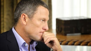 Lance Armstrong, tras ser despose&iacute;do de sus siete Tours de Francia