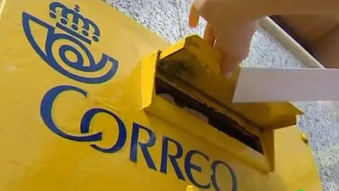 Buzón de cartas de Correos Buzón de cartas de Correos