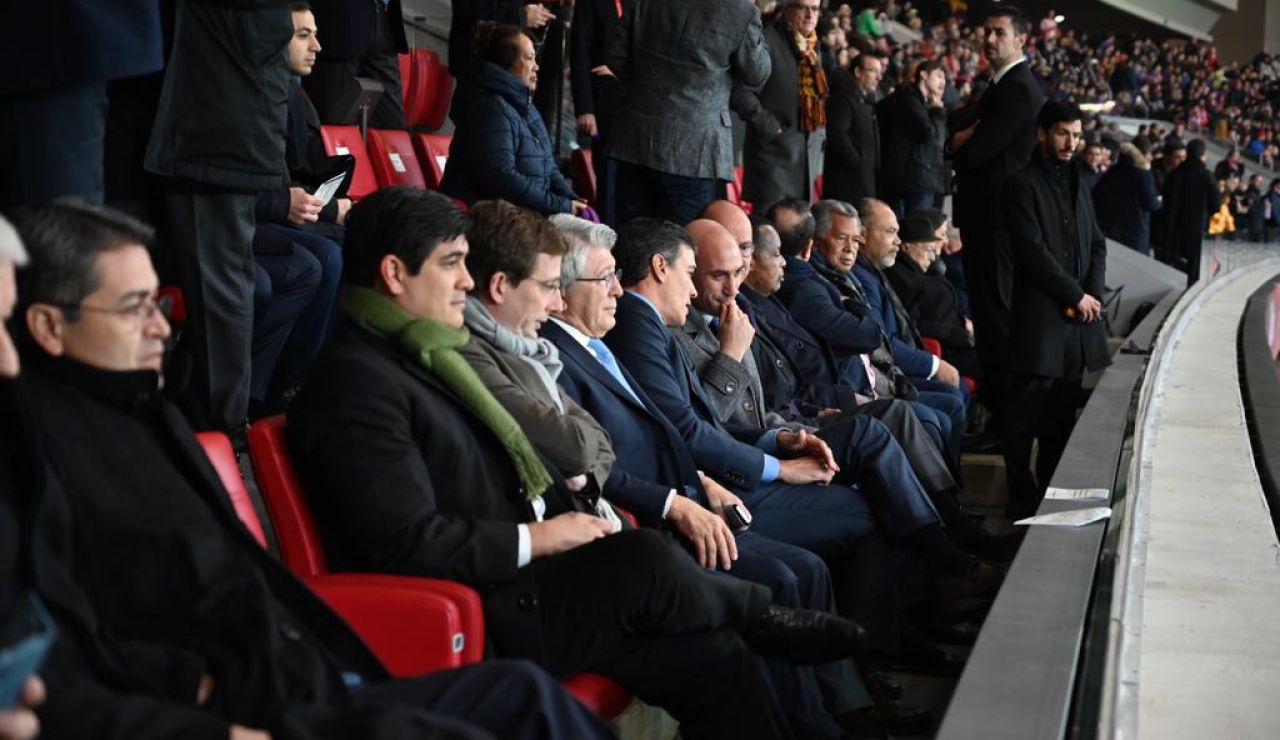 Las personalidades en el palco del Metropolitano Las personalidades en el palco del Metropolitano