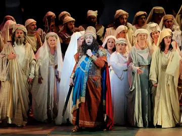 El tenor Plácido Domingo durante el ensayo general ópera de Verdi "Nabucco" en el Palau de les Arts de Valencia. El tenor Plácido Domingo durante el ensayo general ópera de Verdi "Nabucco" en el Palau de les Arts de Valencia.