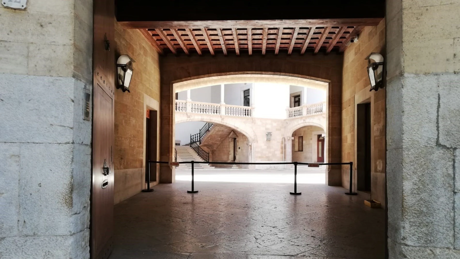 Entrada de la Audiencia Provincial de Baleares Entrada de la Audiencia Provincial de Baleares