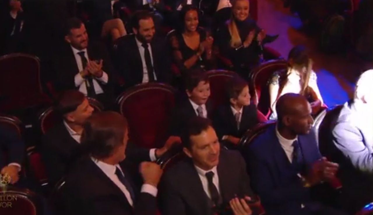 Los hijos de Messi durante la gala del Balón de Oro Los hijos de Messi durante la gala del Balón de Oro
