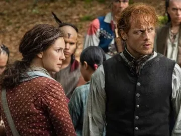 Sam Heughan y Caitriona Balfe en 'Outlander' Sam Heughan y Caitriona Balfe en 'Outlander'
