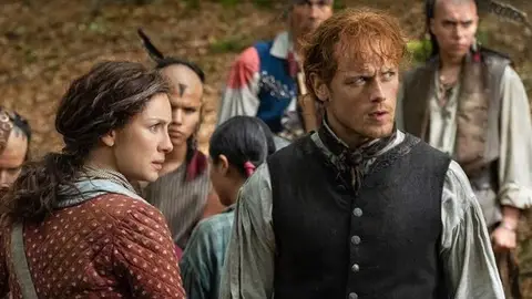Sam Heughan y Caitriona Balfe en 'Outlander' Sam Heughan y Caitriona Balfe en 'Outlander'