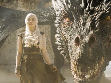 Emilia Clarke como Daenerys Targaryen en 'Juego de Tronos'