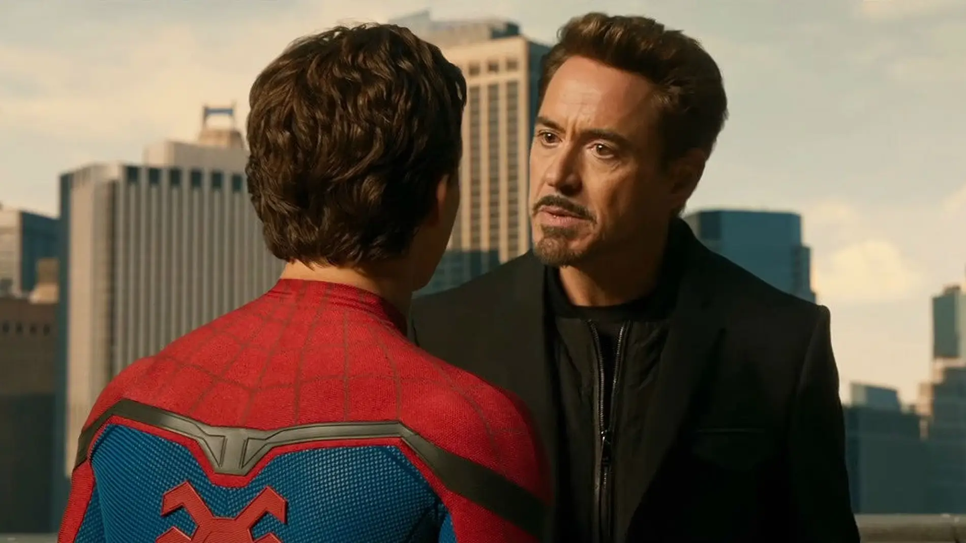 Robert Downey Jr. y Tom Holland como SpiderMan y Iron Man en Marvel