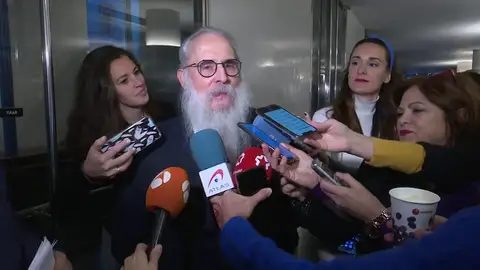 Diputado Zamarrón 'Valle-Inclán': "Estoy como el resto del Parlamento: unos inválidos y otros cojos" Diputado Zamarrón 'Valle-Inclán': "Estoy como el resto del Parlamento: unos inválidos y otros cojos"