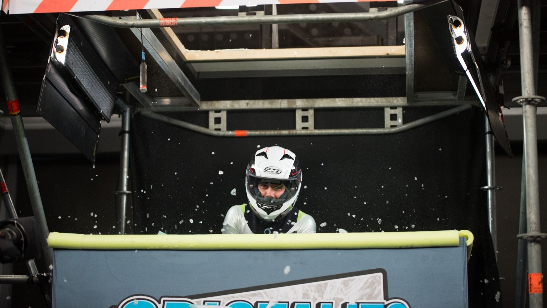 Marron presenta a un nuevo superh&eacute;roe en 'El Hormiguero 3.0': 'Cristalito man'