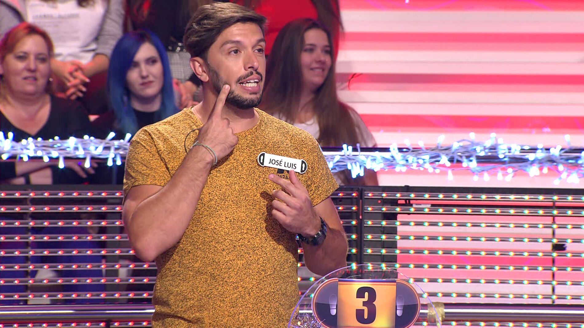 'Traici&oacute;n' en directo: Un concursante revela todos los defectos f&iacute;sicos de una amiga en '&iexcl;Ahora caigo!'