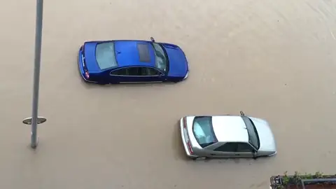 Dos personas rescatadas por las fuertes lluvias e inundaciones en Pamplona Dos personas rescatadas por las fuertes lluvias e inundaciones en Pamplona