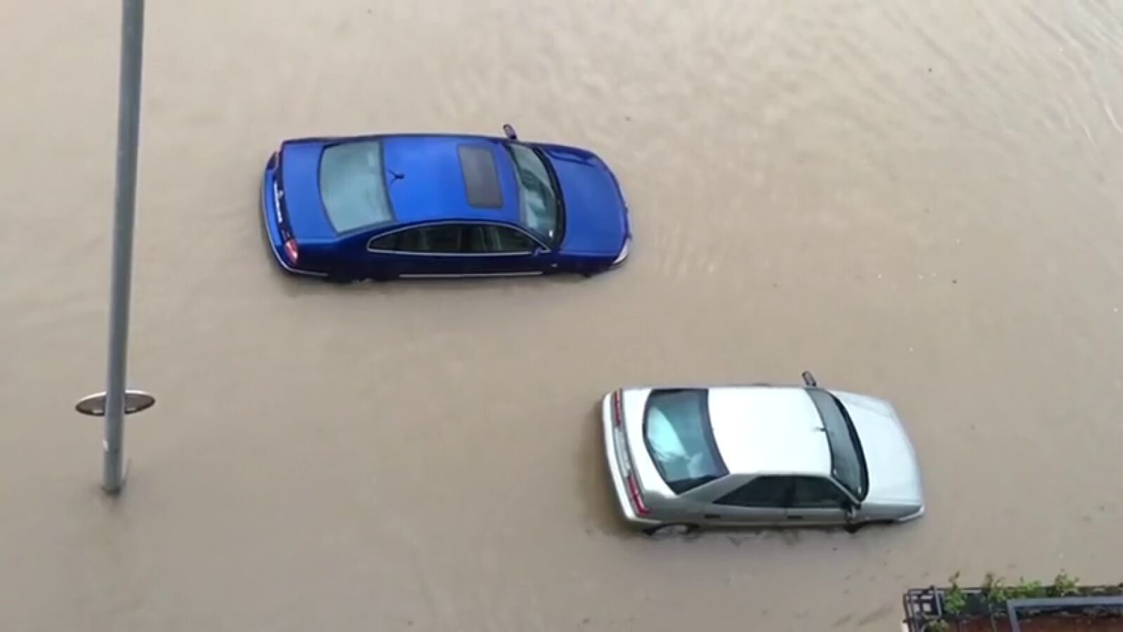 Dos personas rescatadas en Pamplona por las inundaciones provocadas por las lluvias