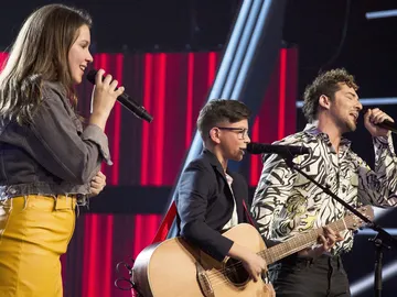 La brillante versión de David Bisbal cantando 'Dígale' con María Expósito y Salvador Bermúdez en ‘La Voz Kids’ La brillante versión de David Bisbal cantando 'Dígale' con María Expósito y Salvador Bermúdez en ‘La Voz Kids’