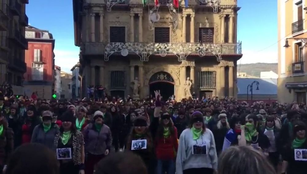 Cientos de mujeres se manifiestan en Pamplona contra las agresiones sexuales