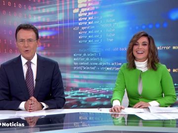 La simpática forma de Matías Prats anunciar el ‘Especial Lotería de Navidad' que hecho reír a Mónica Carrillo en directo
