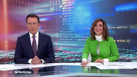 La simpática forma de Matías Prats anunciar el ‘Especial Lotería de Navidad' que hecho reír a Mónica Carrillo en directo La simpática forma de Matías Prats anunciar el ‘Especial Lotería de Navidad' que hecho reír a Mónica Carrillo en directo