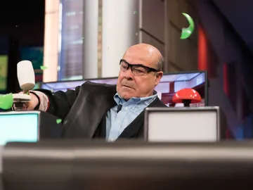 El juez Resines sentencia sobre tradiciones navideñas como los belenes, las cestas y las cenas de empresa El juez Resines sentencia sobre tradiciones navideñas como los belenes, las cestas y las cenas de empresa