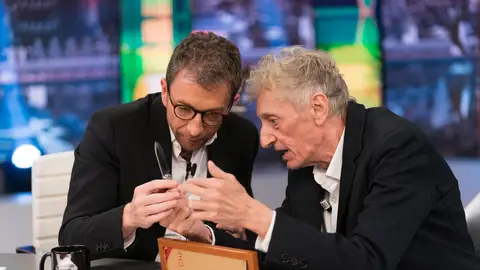 Pablo Motos sorprende a Enrique San Francisco con el regalo más esperado para su colección Pablo Motos sorprende a Enrique San Francisco con el regalo más esperado para su colección