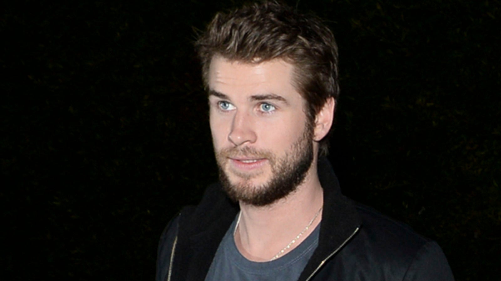 Liam Hemsworth presenta a sus padres a otra chica que no es su última novia