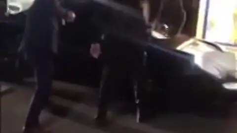 Detenido por retener a su novia, que pidió auxilio a su padre por correo electrónico Detenido por retener a su novia, que pidió auxilio a su padre por correo electrónico