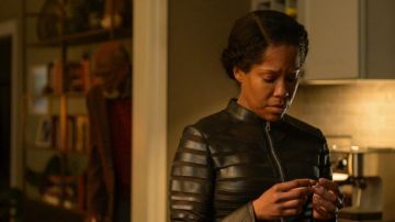 Regina King como Angela Abar en 'Watchmen'