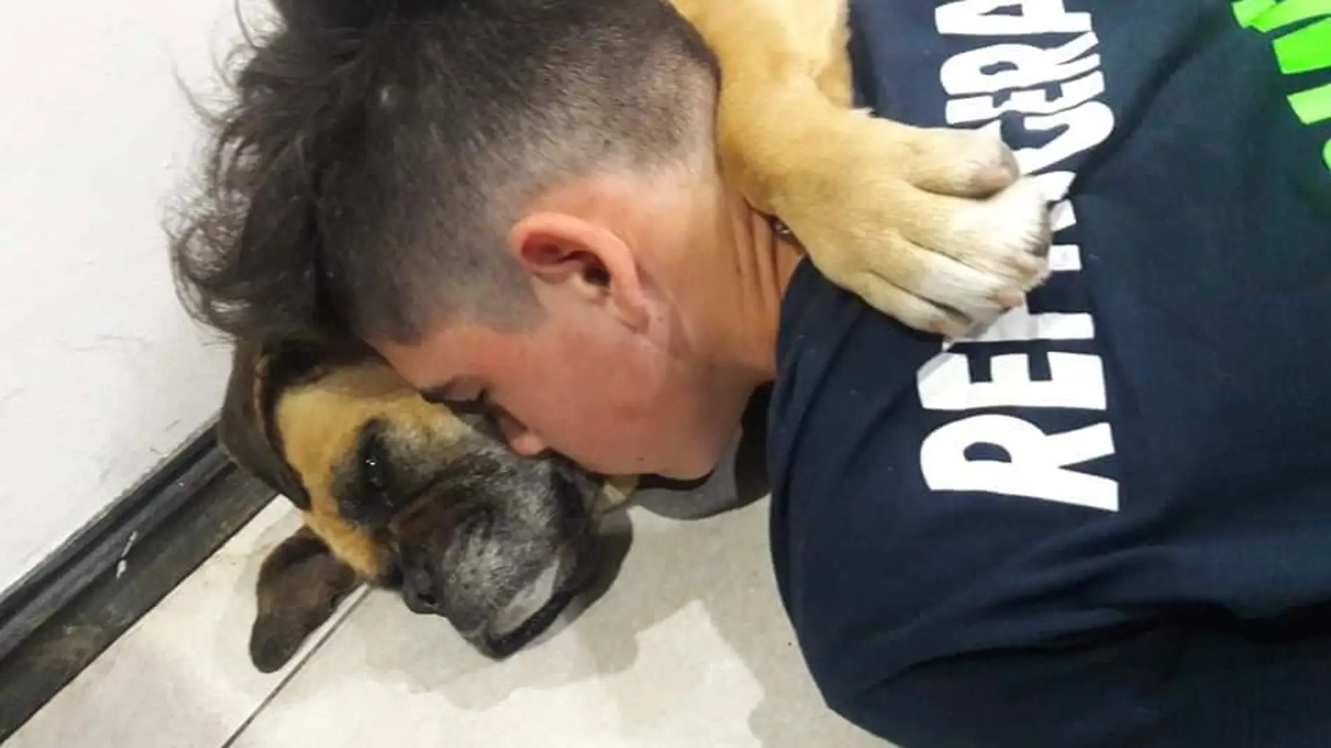 Magui, en brazos de su dueño Magui, en brazos de su dueño