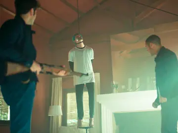 Un despiadado Mateo, a punto de matar a Hugo y a Andrea Un despiadado Mateo, a punto de matar a Hugo y a Andrea