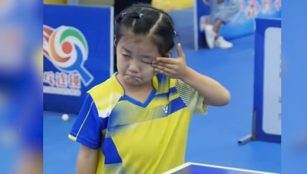 Li Yiyi rompe a llorar en mitad de un entrenamiento