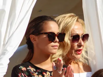 Gloria Camila con su tía Rosa Benito Gloria Camila con su tía Rosa Benito