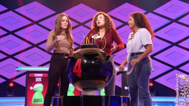 Las primeras palabras de Mickey Mouse alejan a las ‘Fisiowow’ del bote de ‘¡Boom!’ 