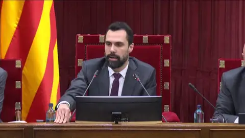 Rifirrafe entre Torrent y Martín Calvo (C's) por tildar a Torra de "individuo" y "sujeto" Rifirrafe entre Torrent y Martín Calvo (C's) por tildar a Torra de "individuo" y "sujeto"