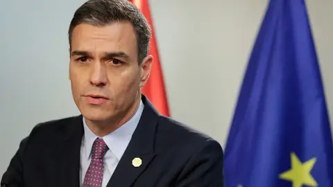 Pedro Sánchez en rueda de prensa tras haber sido propuesto por el Rey como candidato. Pedro Sánchez en rueda de prensa tras haber sido propuesto por el Rey como candidato.