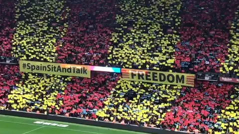 Las pancartas desplegadas en el Camp Nou Las pancartas desplegadas en el Camp Nou