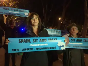 La portavoz de JxCat, Laura Borràs, se suma a la protesta de Tsunami Democràtic La portavoz de JxCat, Laura Borràs, se suma a la protesta de Tsunami Democràtic