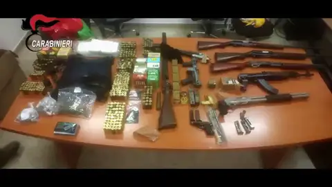 Más de 30 detenidos en una operaci´ón contra la mafia italiana Más de 30 detenidos en una operaci´ón contra la mafia italiana