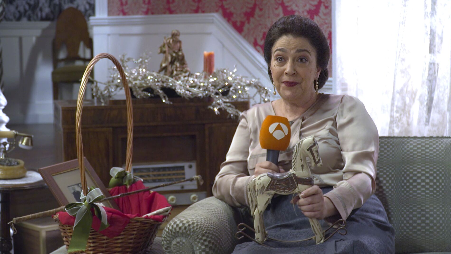 &iexcl;Consigue la cesta de Navidad m&aacute;s especial creada por los actores de 'El secreto de Puente Viejo'!